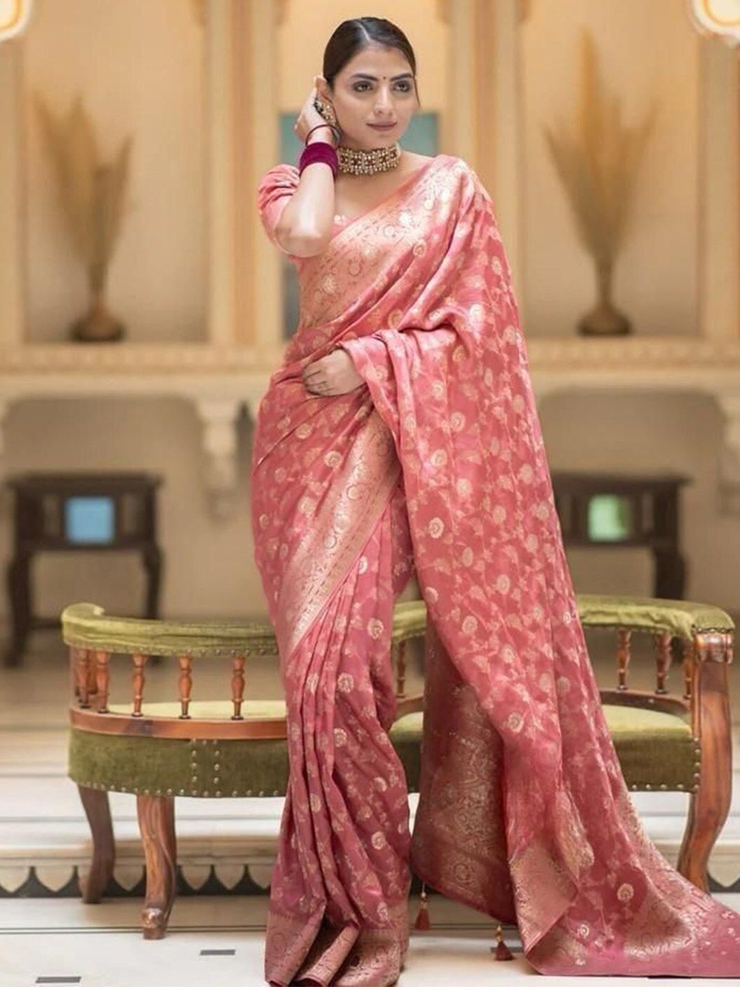 

APNISHA Woven Design Zari Pure Silk Banarasi Saree, Pink