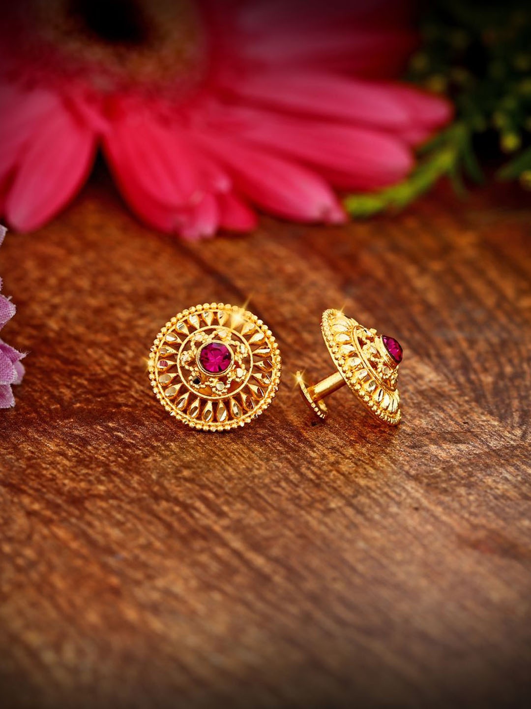 

DIVASTRI Gold-Plated Floral Shaped Studs