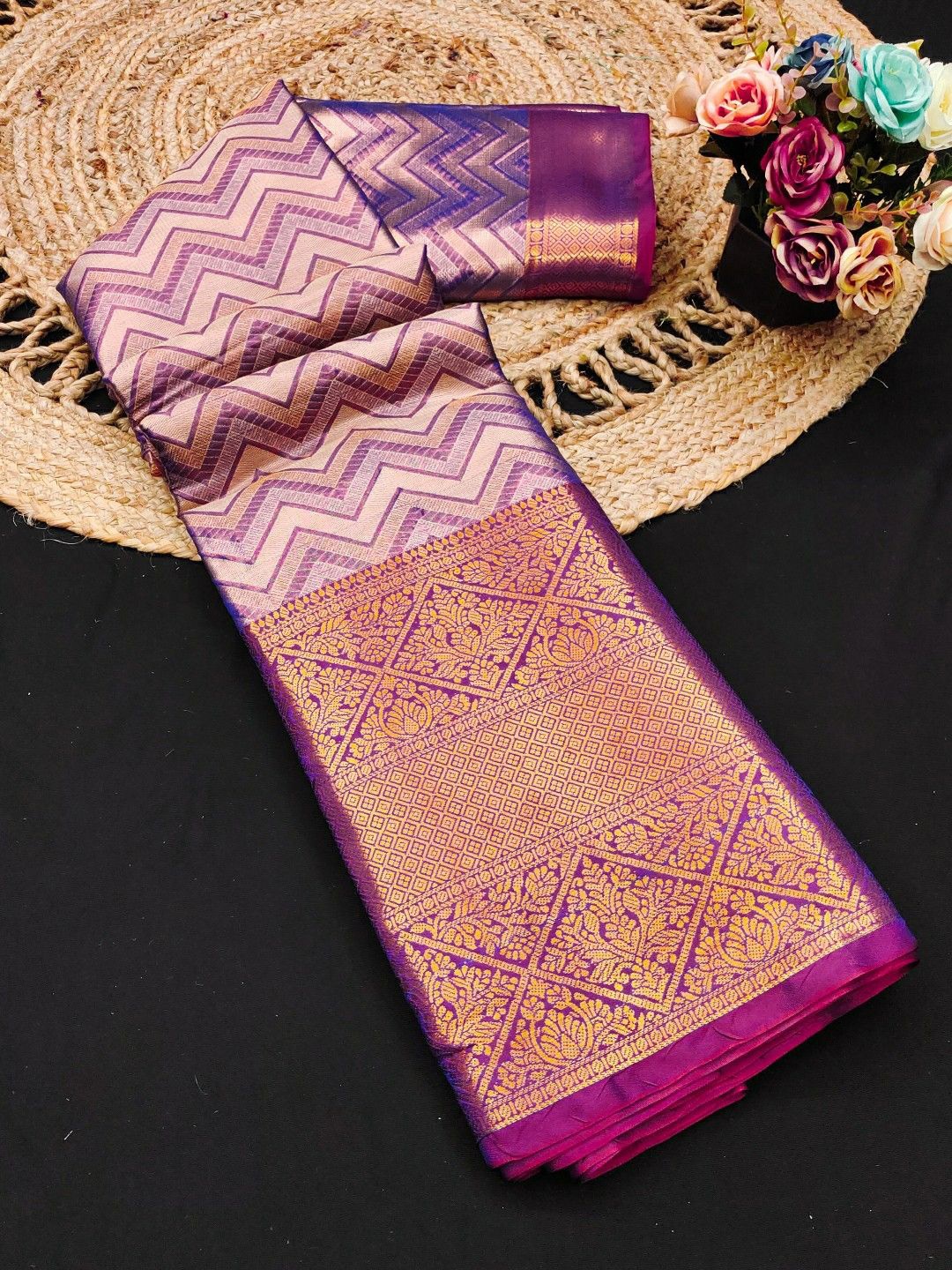 

DIVASTRI Woven Design Zari Pure Silk Banarasi Saree, Magenta