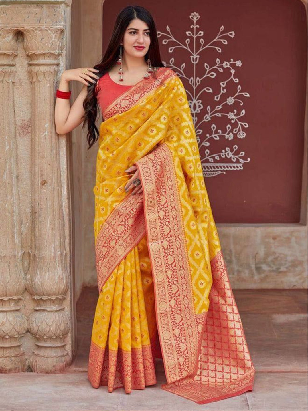

VILLE FASHION Woven Design Zari Kanjeevaram Saree With Unstitched Blouse Piece, Yellow