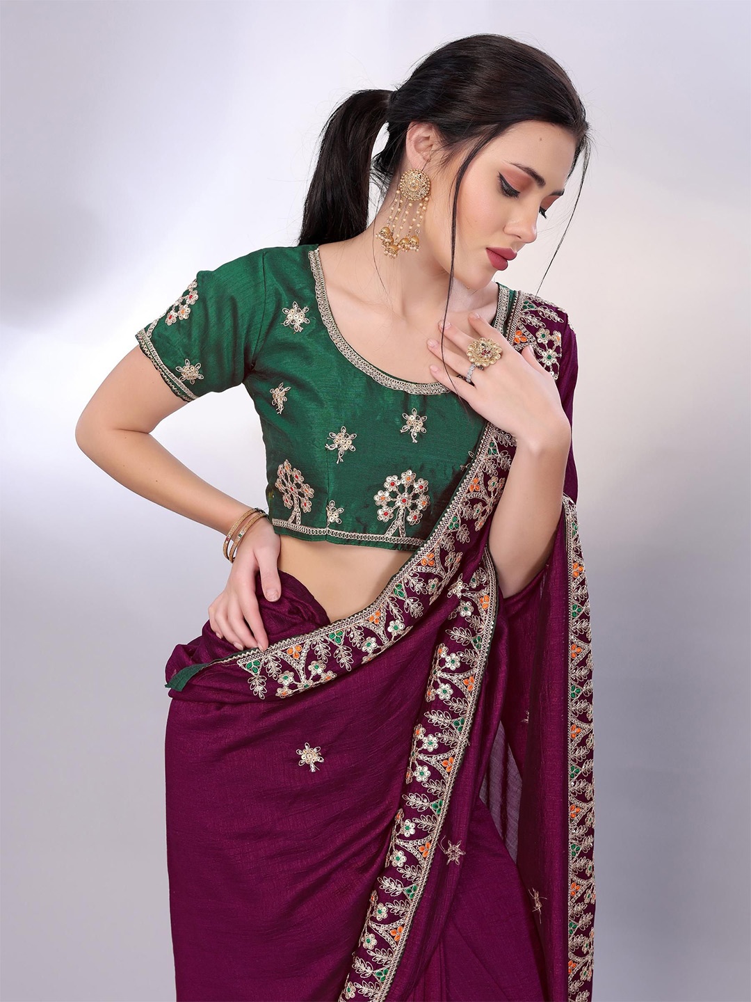 

HERE&NOW Embellished Embroidered Saree, Magenta