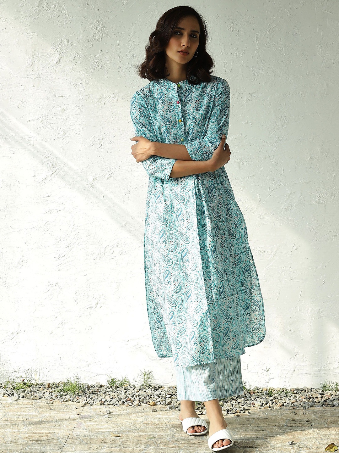 

Canoopi Paisley Printed Mandarin Collar A-Line Kurta, Blue
