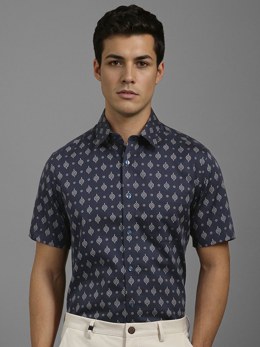 

Louis Philippe Men Classic Fit Spread Collar Ethnic Motifs Printed Cotton Formal Shirt, Navy blue