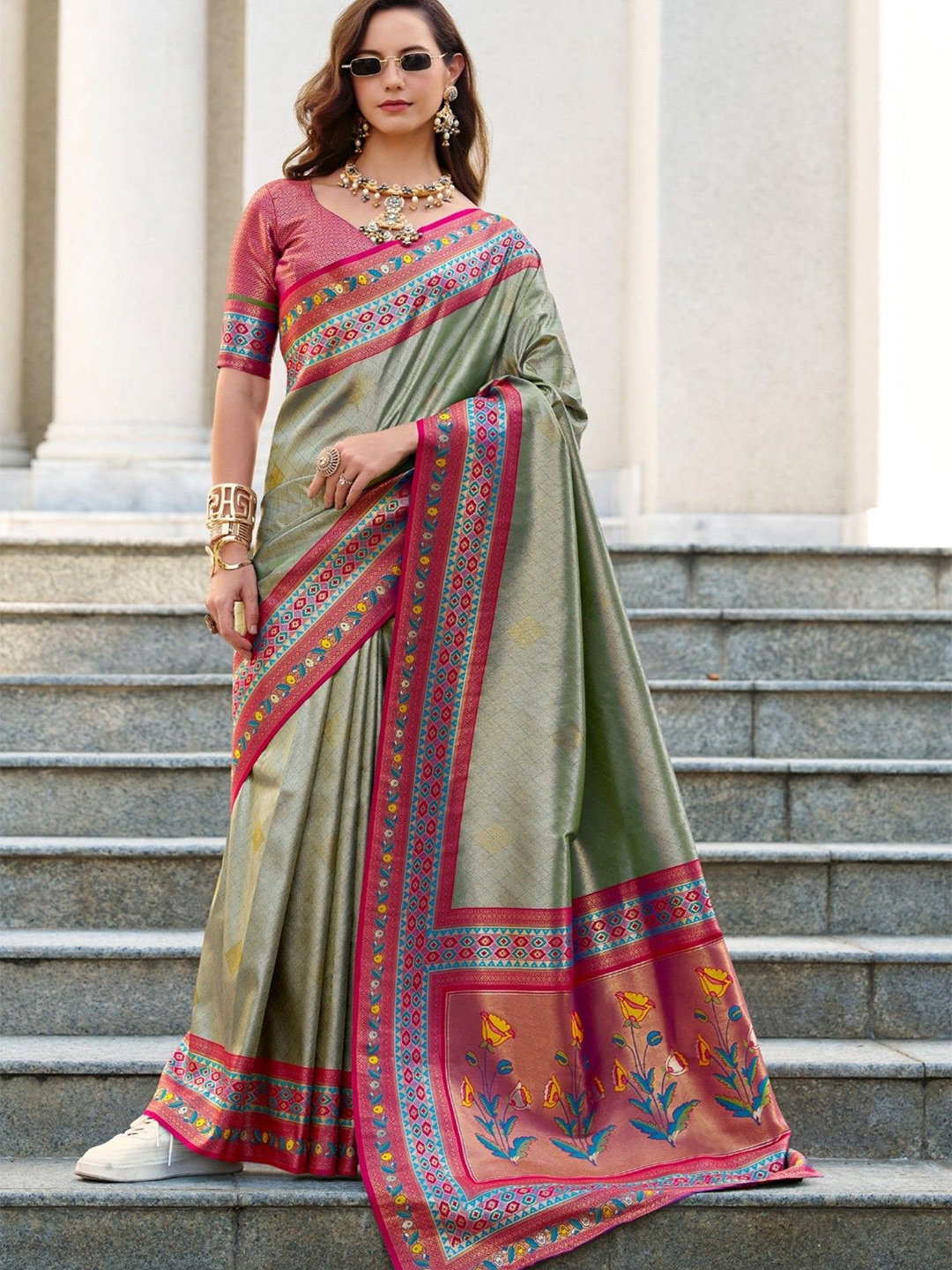 

MySilkLove Women Tissue Handloom Saree, Green