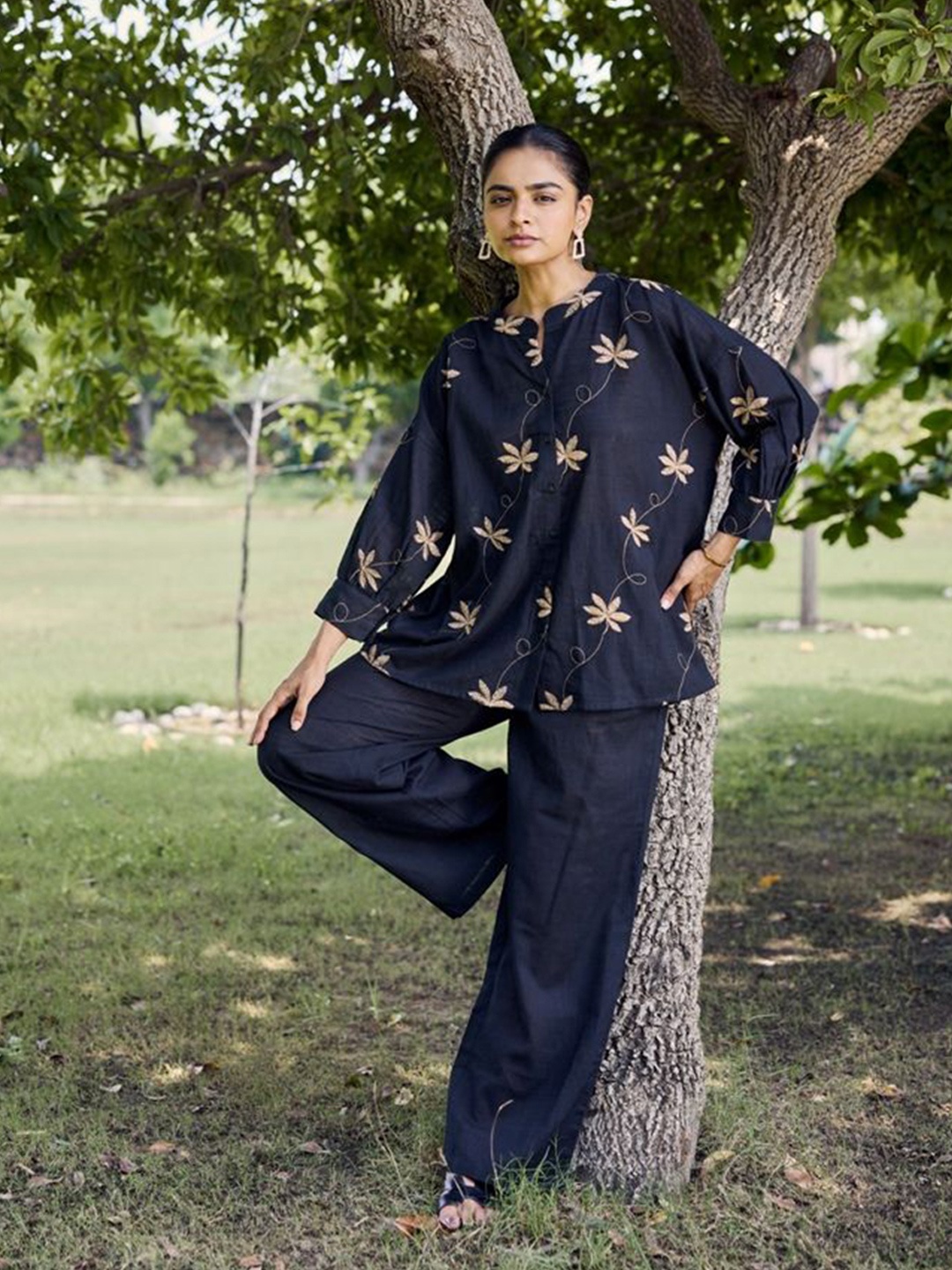 

Sencei Embroidered Shirt with Trousers, Black