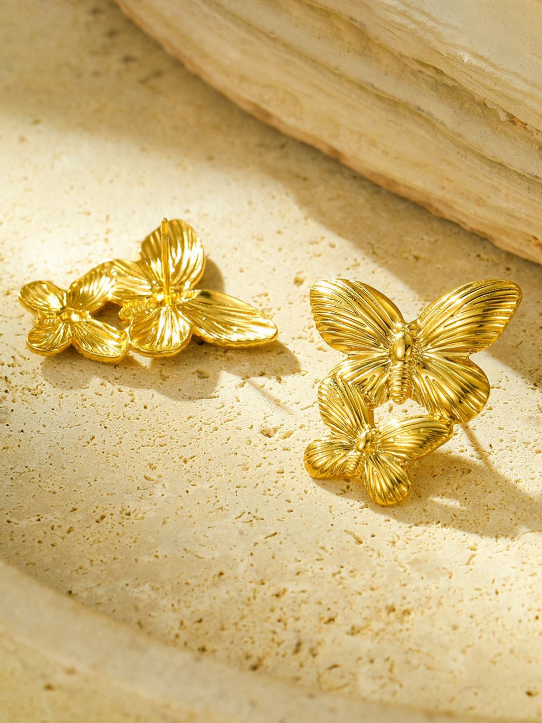 

DIVASTRI Gold-Plated Contemporary Shaped Drop Earrings