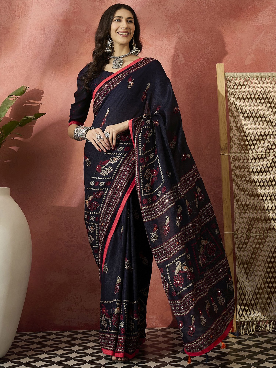 

Sangria Woven Design Saree With Blouse, Black