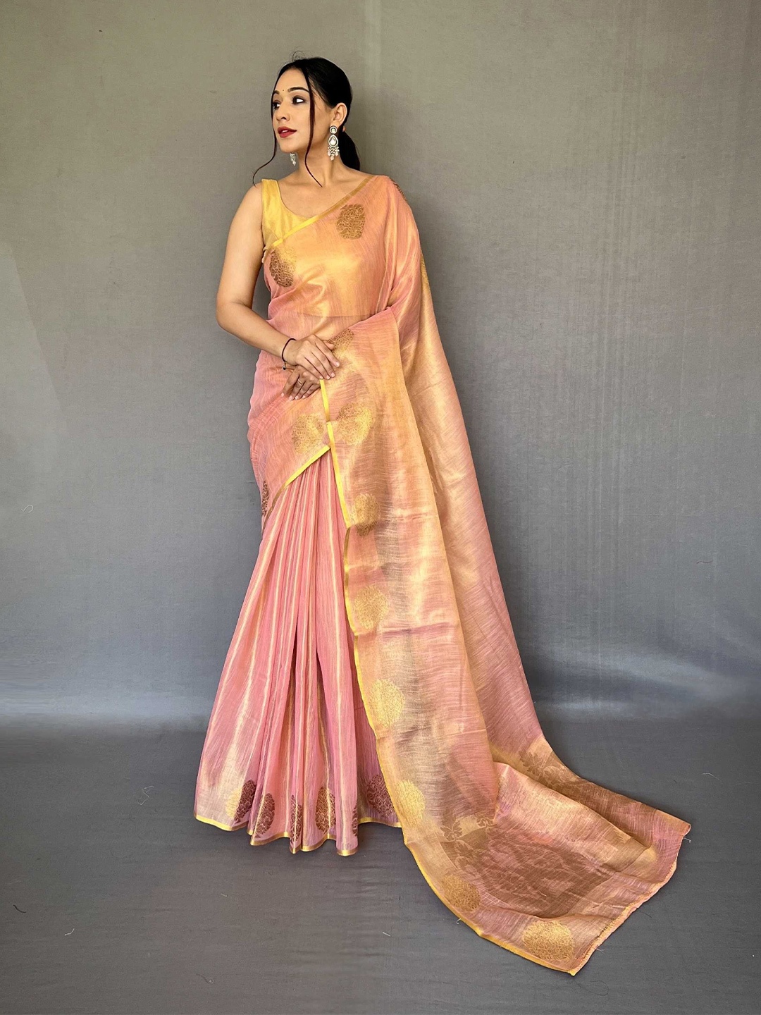 

DIVASTRI Woven Design Zari Saree With Unstitched Blouse Piece, Pink