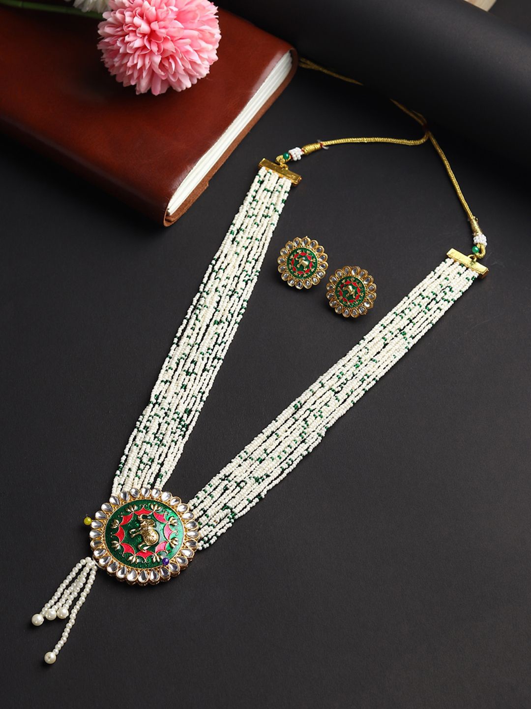 

RHOSYN Gold-Plated Kundan Studded & Beaded Necklace And Earrings