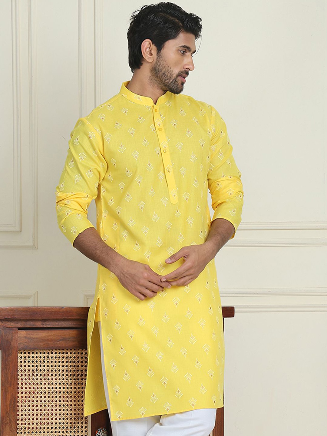 

Anouk Yellow Floral Printed Mandarin Collar Straight Kurta