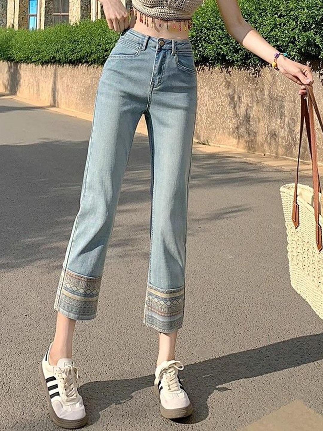 

DressBerry Women Printed Slim Fit High-Rise Light Fade Cropped Jeans, Blue