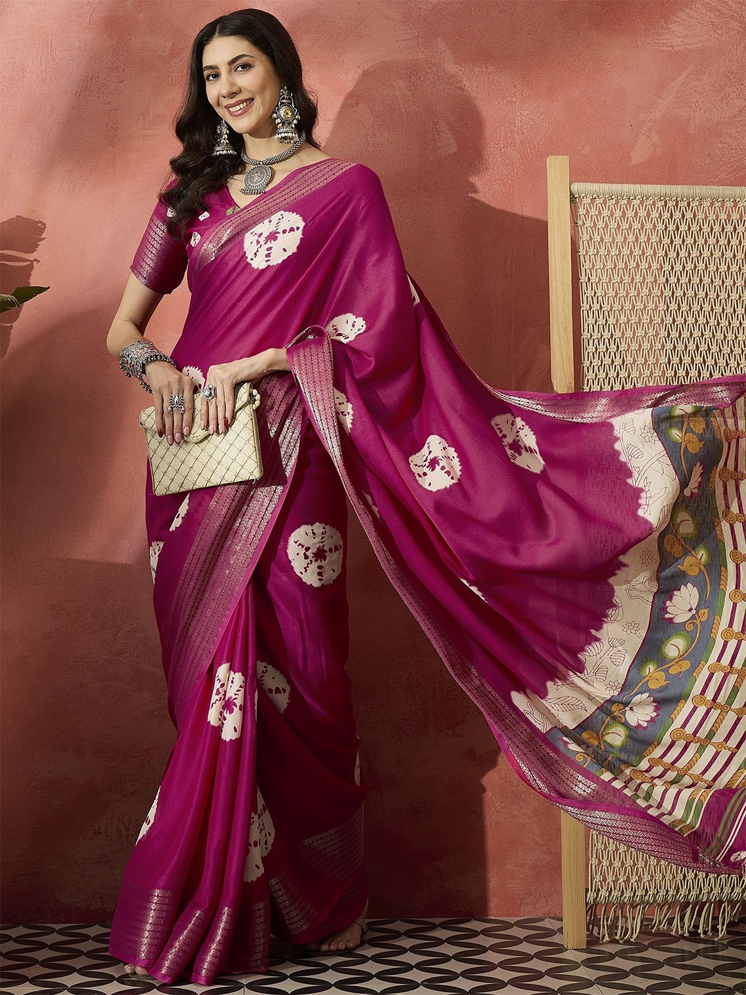 

Sangria Printed Saree With Blouse, Pink