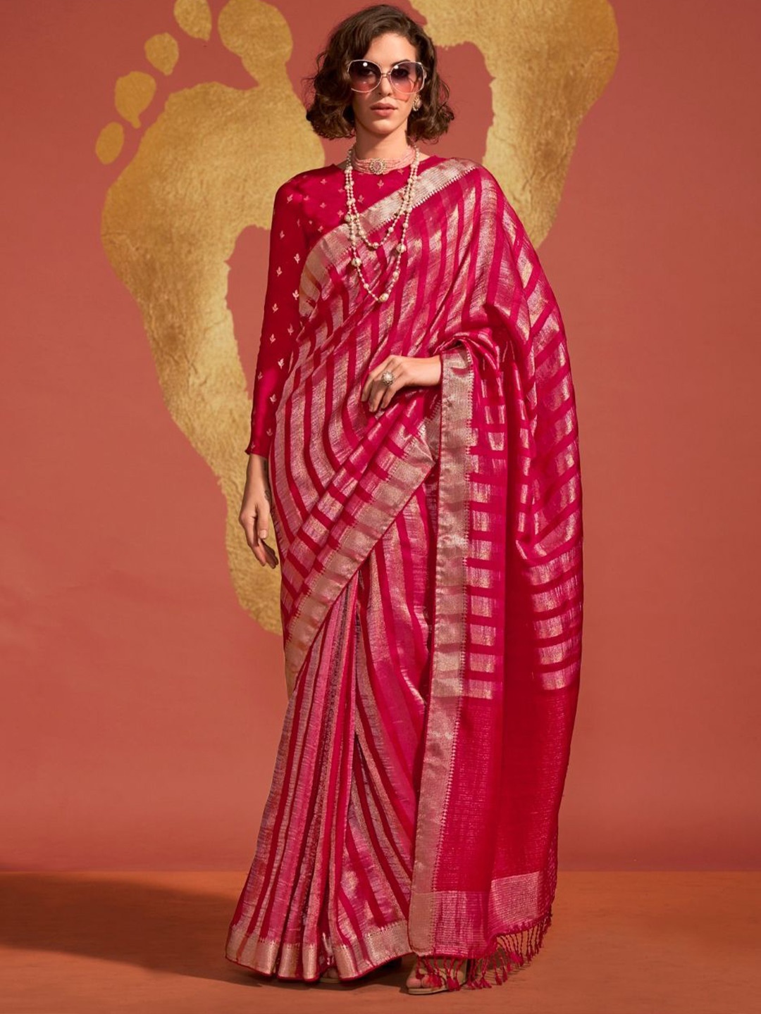 

BLENDIFY Women Striped Banarasi Saree With Blouse Piece, Red