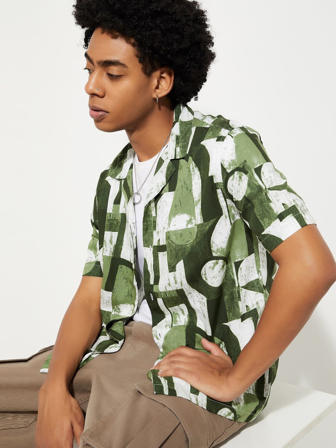 

max Men Cuban Collar Abstract Printed Casual Shirt, Green