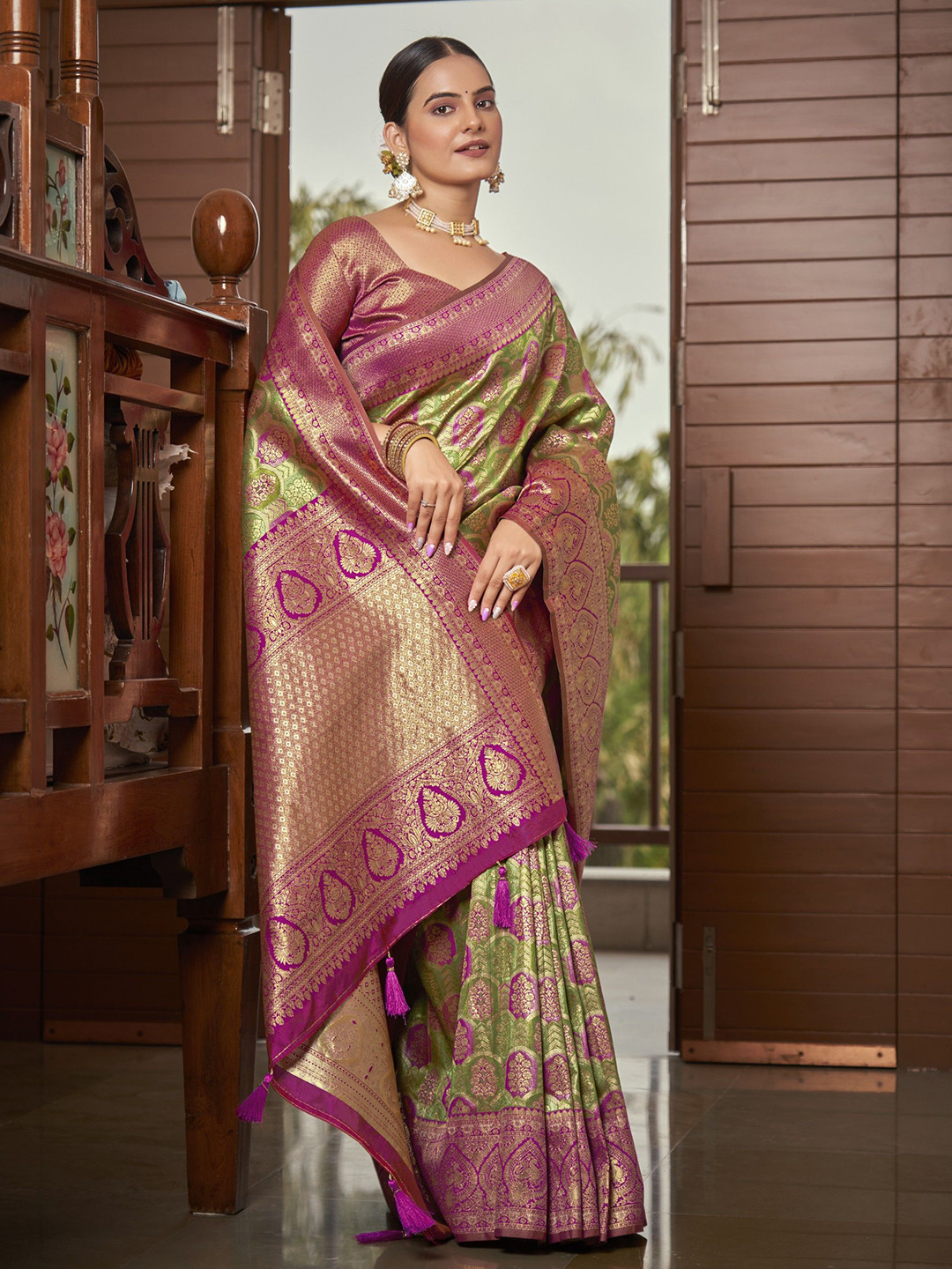 

SAREETHNIC Woven Design Zari Pure Silk Dharmavaram Saree, Green