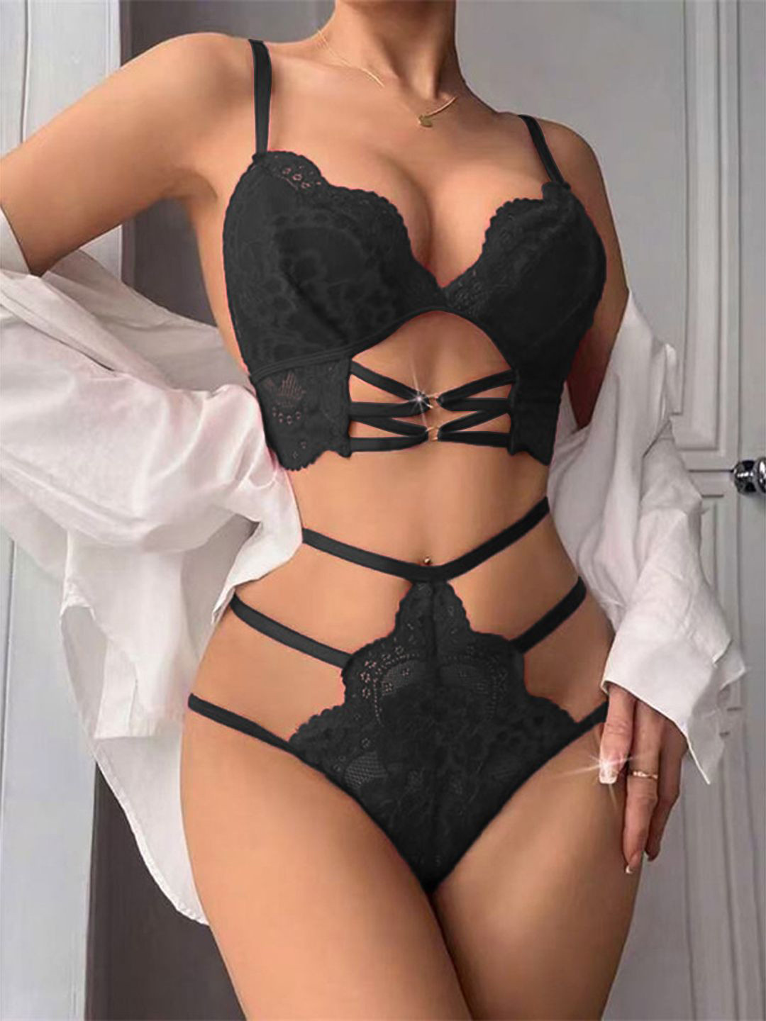 

FIMBUL Lace Cut-Out Detailed Baby Doll, Black