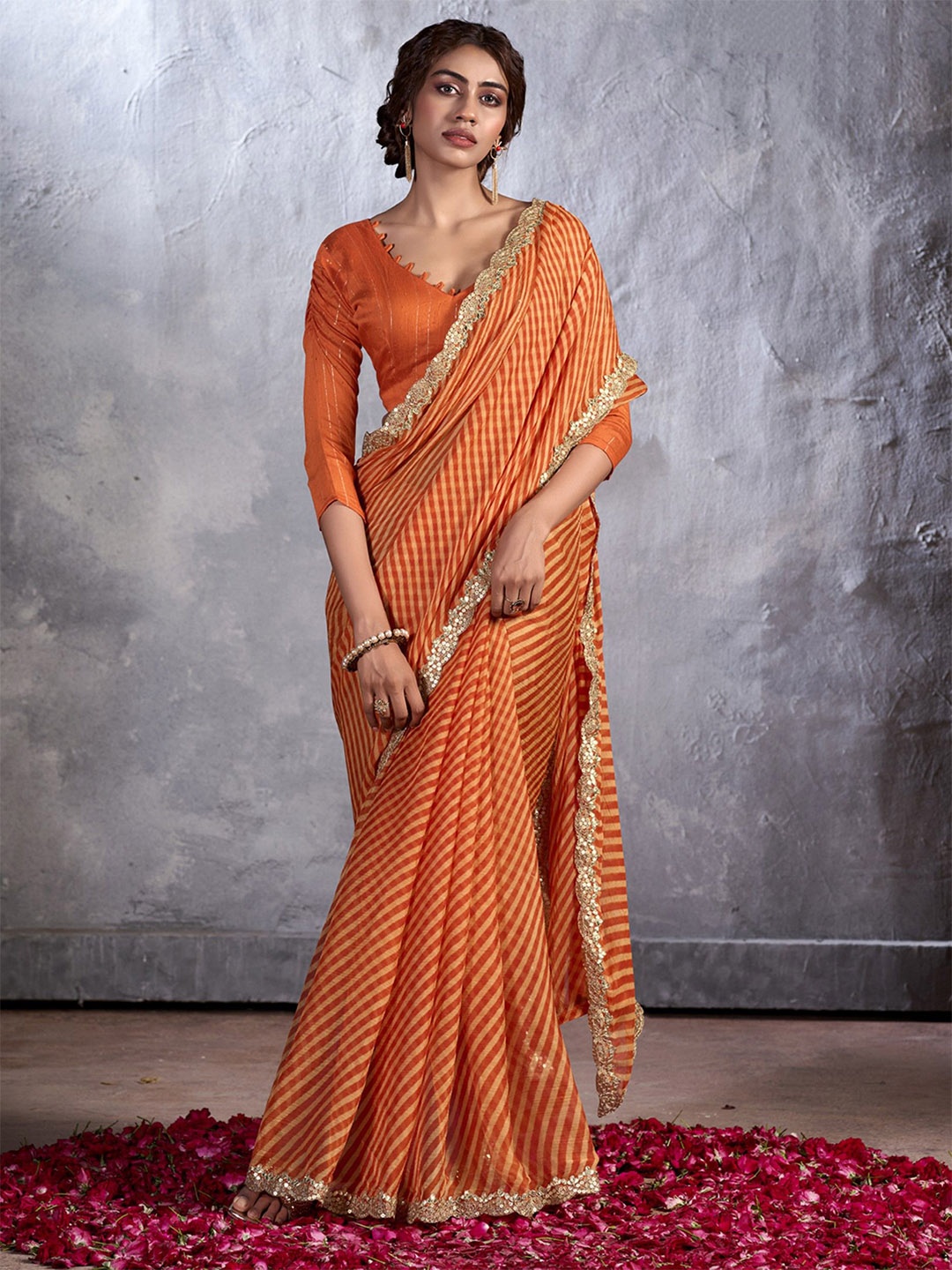 

DIVASTRI Women Leheriya Saree With Sequinned Border, Orange