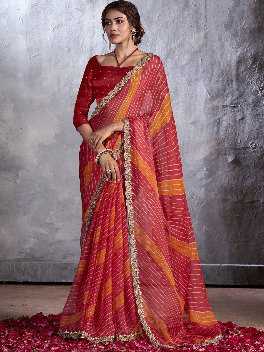 

DIVASTRI Leheriya Printed Sequinned Saree, Red