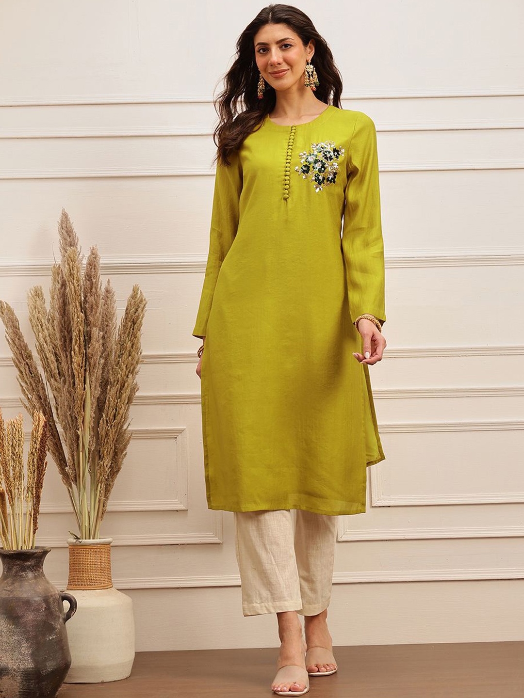 

BARARA ETHNIC Thread Work Round Neck A-line Kurta, Olive