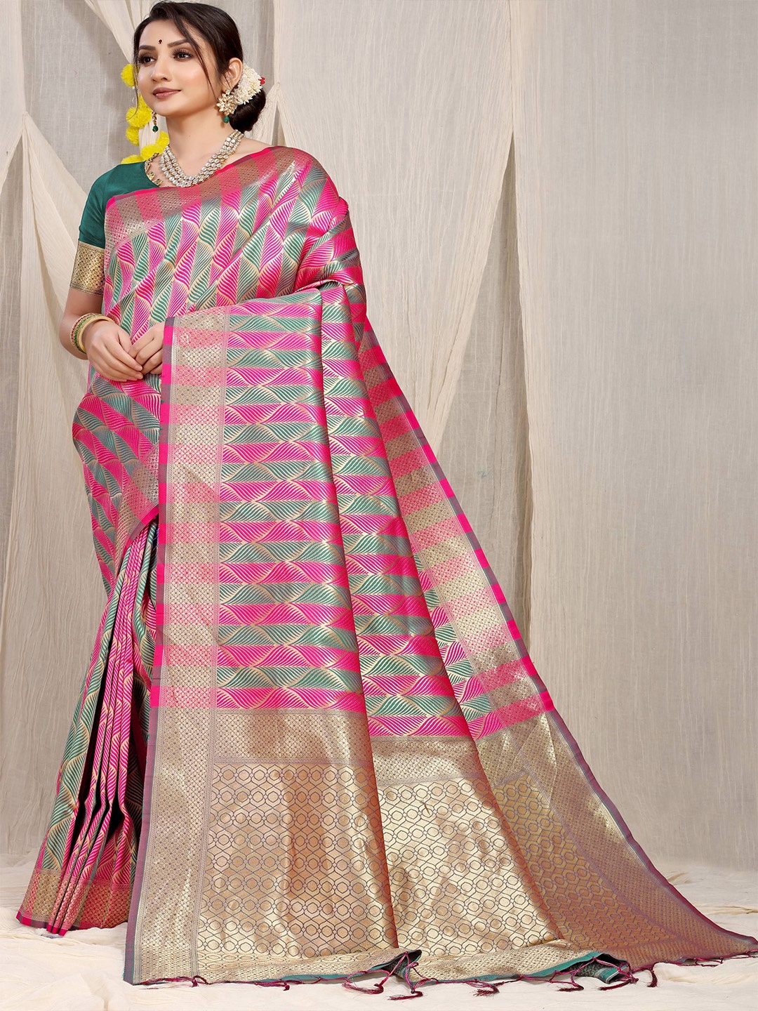 

Kandora Woven Design Zari Pure Silk Paithani Saree, Teal