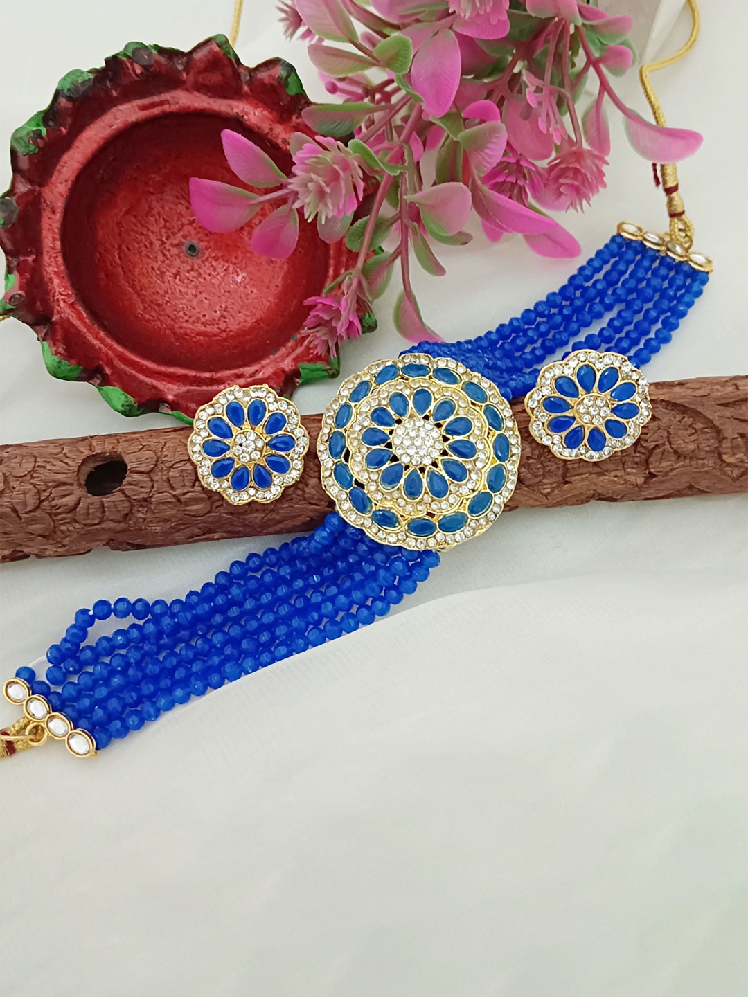 

EVY Gold-Plated Artificial Stones- studded Necklace, Blue