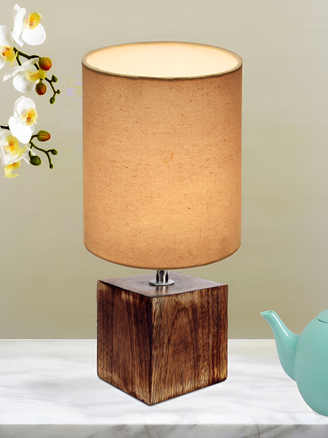 

Homesake Beige & Brown Cylindrical Shaped Jute Table Lamp With Antique Base