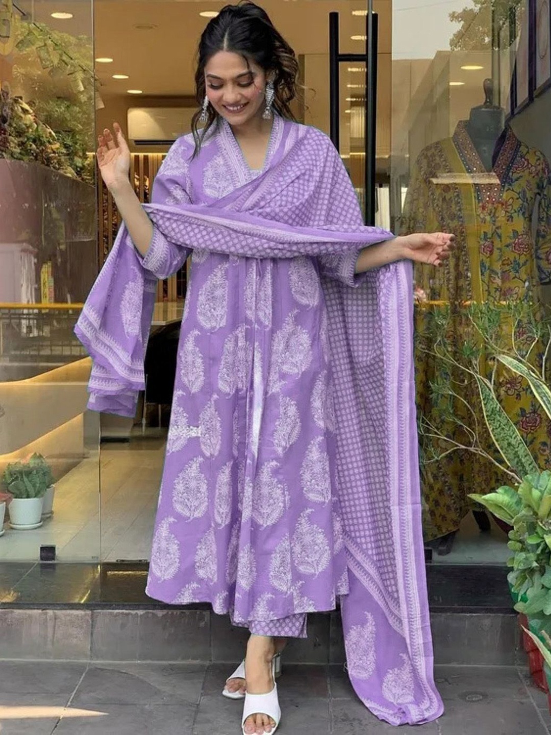 

PARNAVI Floral Printed V-Neck Pure Cotton Pleated A-Line Kurta With Trousers & Dupatta, Purple