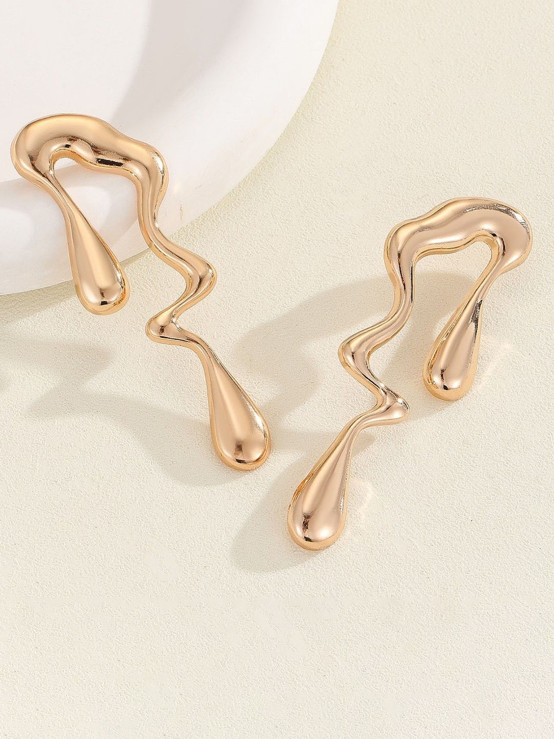 

MEENAZ Stainless Steel Gold-Plated Contemporary Shaped Anti Tarnish Drop Earrings