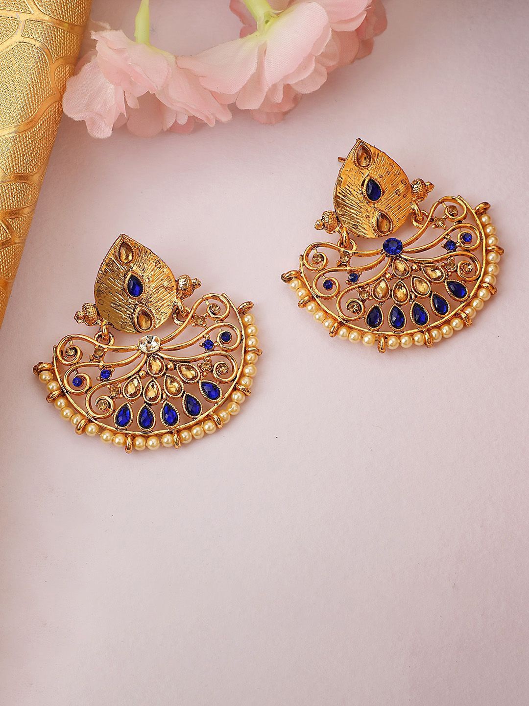 

Anouk Gold Plated Cubic Zirconia Studded Crescent Shaped Chandbalis
