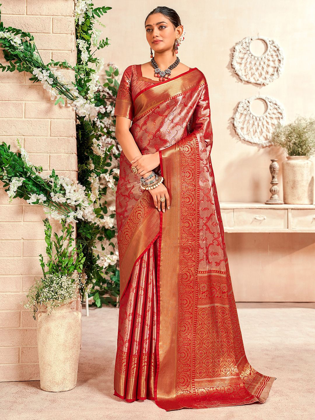 

Satrani Woven Design Zari Banarasi Silk Saree With Unstitched Blouse Piece, Red