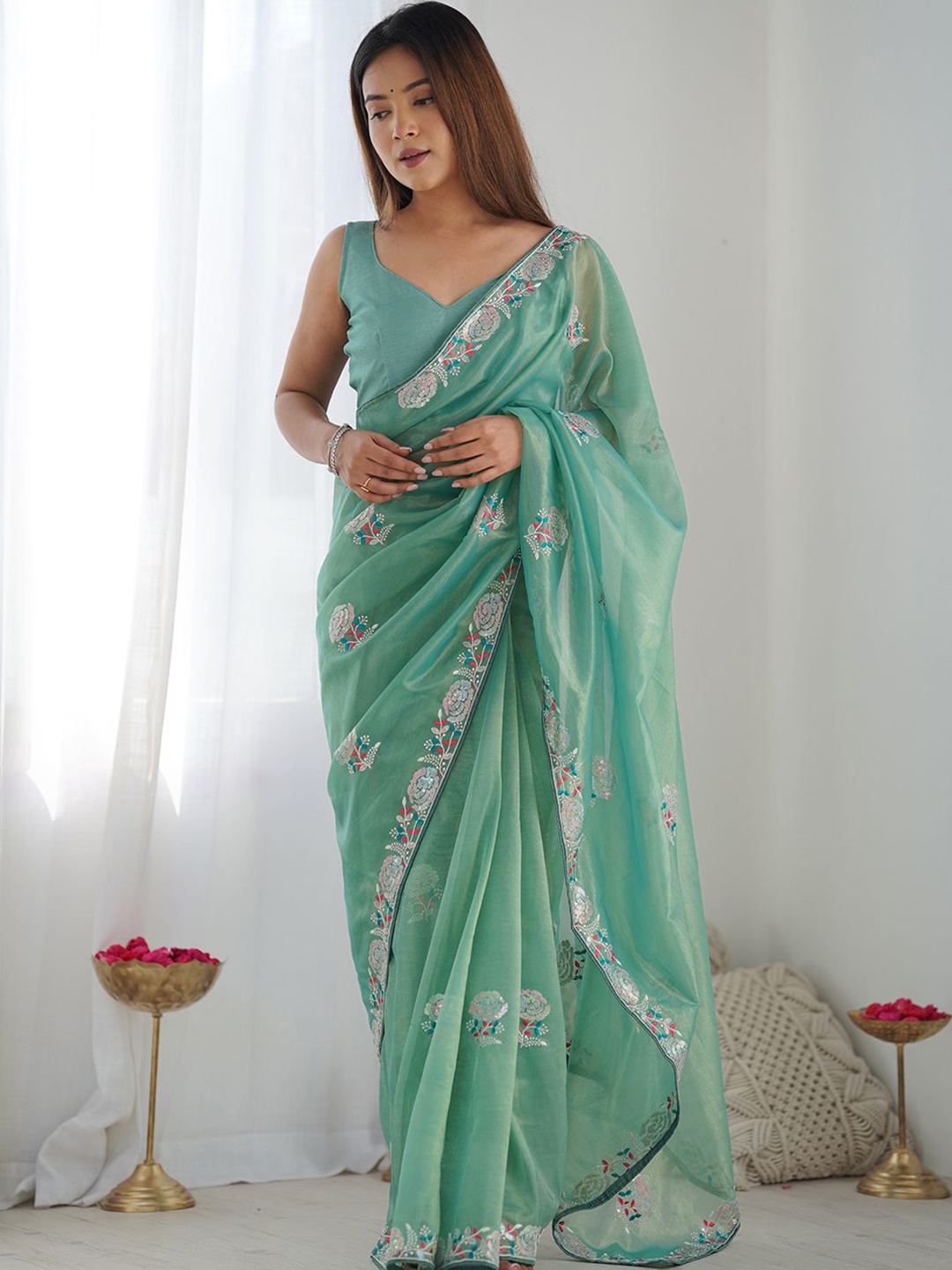 

LeeliPeeri Designer Floral Sequinned Net Saree, Blue