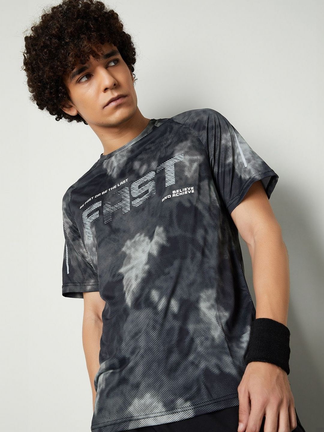 

max Men Abstract Printed Round Neck T-shirt, Black