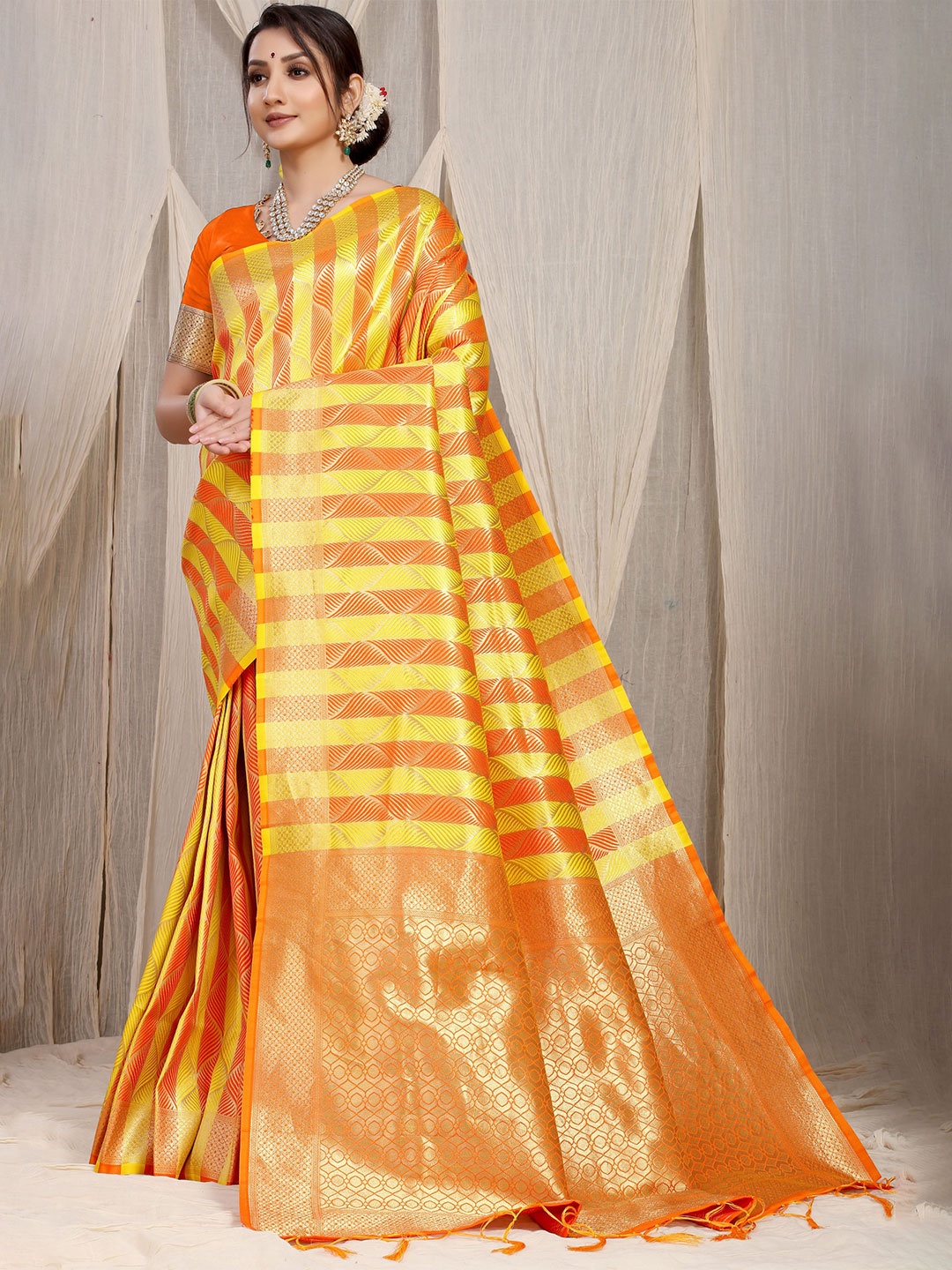 

Kandora Striped Woven Design Zari Pure Silk Paithani Saree, Yellow