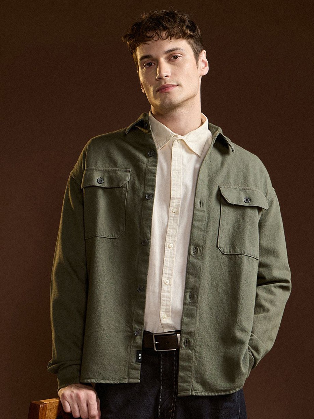 

THE BEAR HOUSE Men Relaxed Fit Spread Collar Solid Cotton Casual Shirt, Olive
