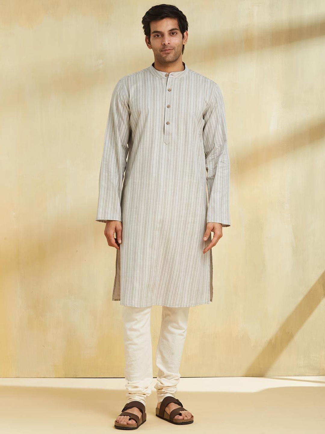 

Fabindia Men Striped Flared Sleeves Gotta Patti Kurta, Grey