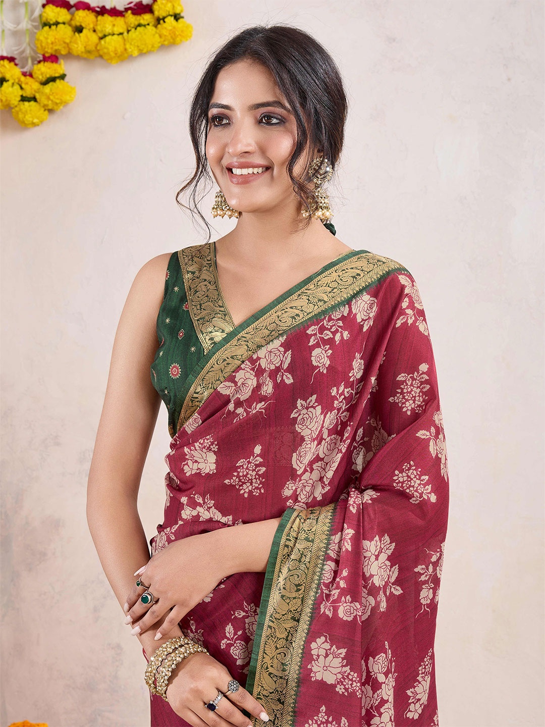 

Mitera Floral Zari Pure Crepe Dabu Saree, Maroon