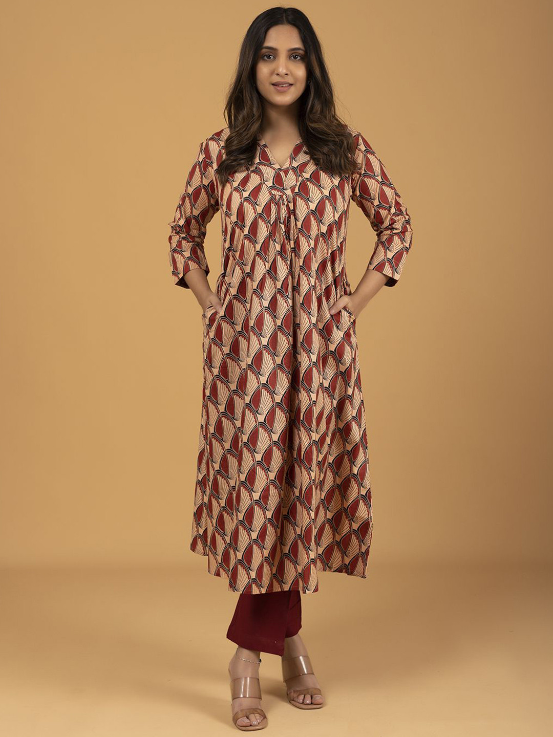 

SPARSA Geometric Printed V-Neck Pure Cotton A-Line Kurta, Red