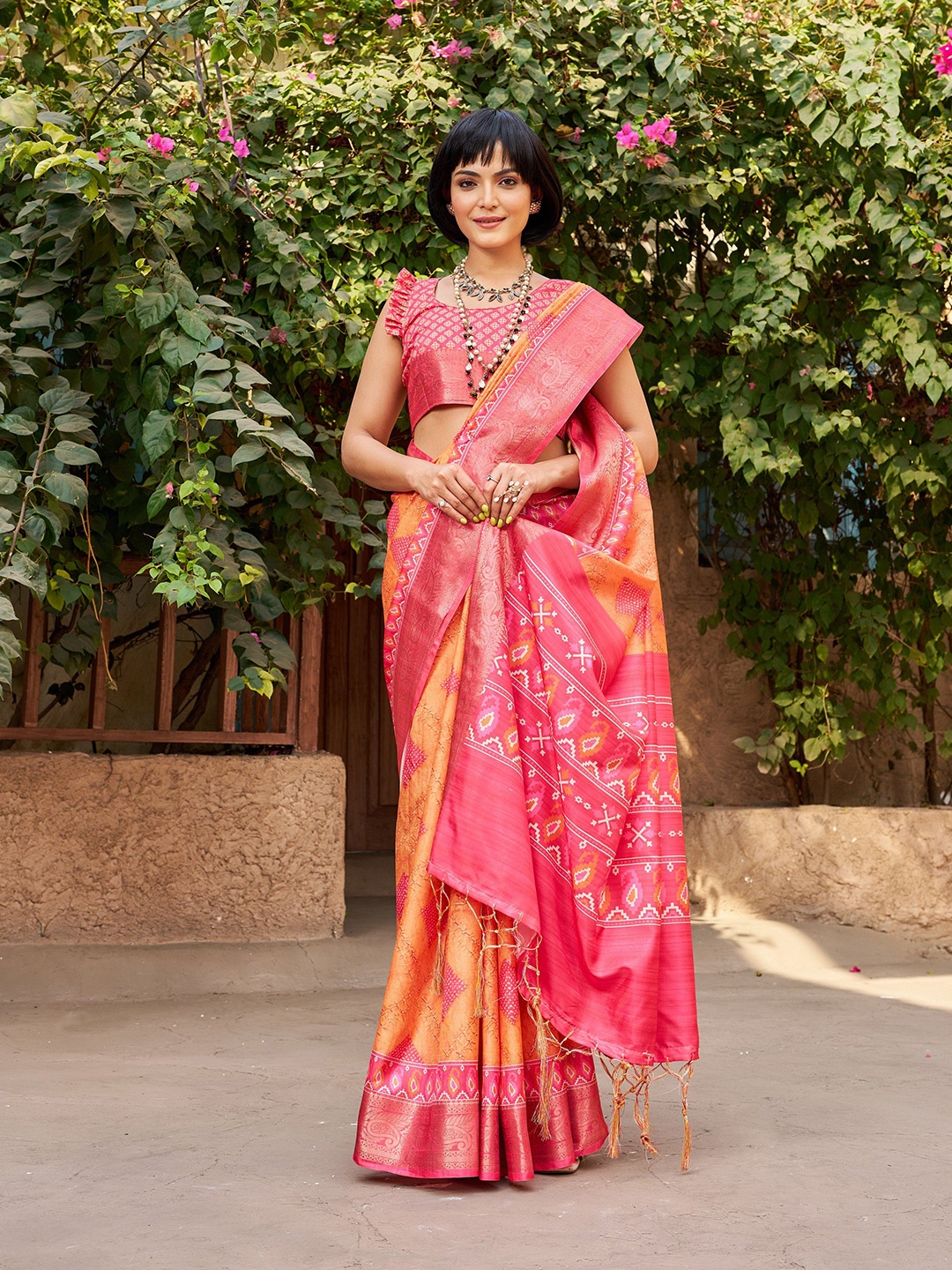 

Sanu Silk Floral Zari Silk Blend Tussar Saree, Orange