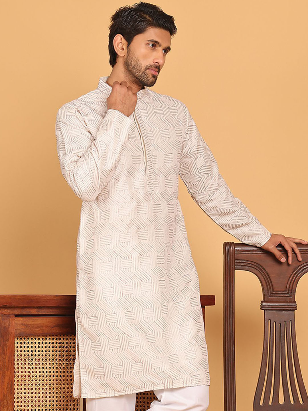 

Anouk Beige Geometric Embroidered Mandarin Collar Straight Kurta