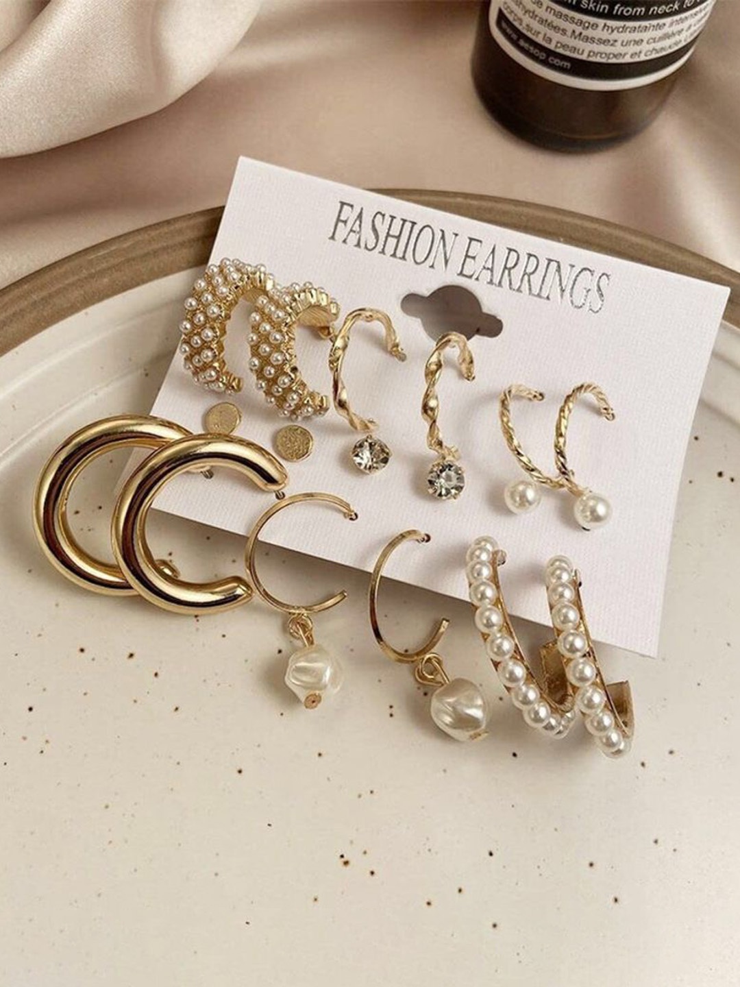 

Celestique Contemporary Studs Earrings, Gold