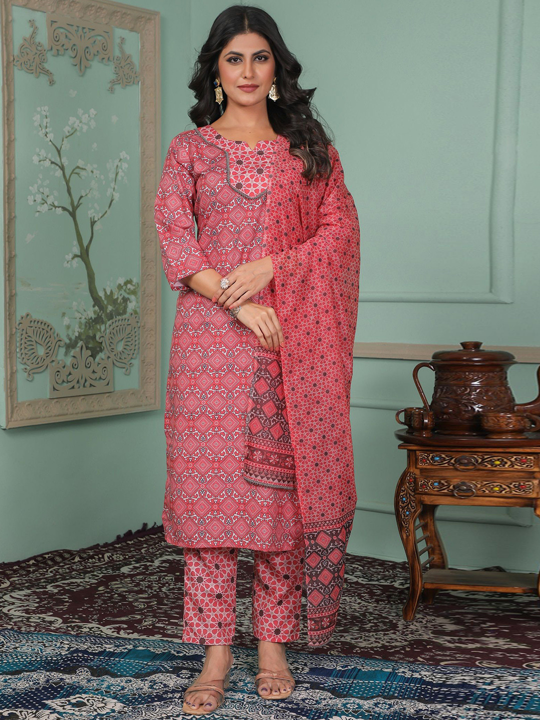 

Moda Rapido Floral Printed Straight Kurta with Trouser & Dupatta, Pink