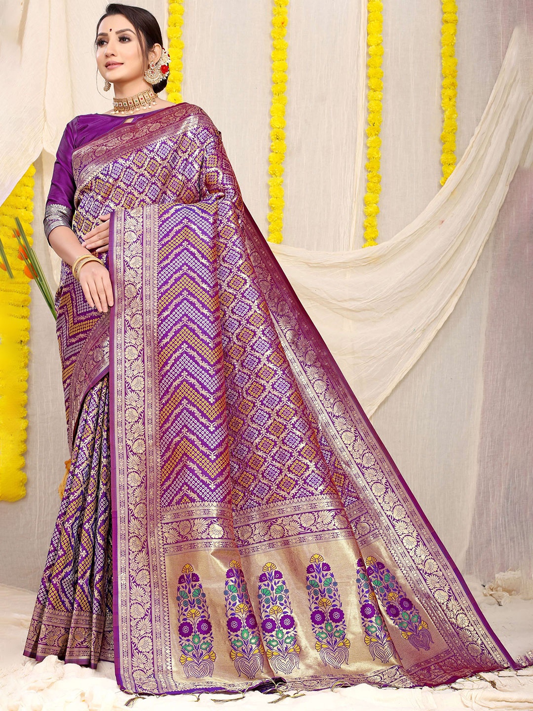 

Kandora Woven Design Zari Pure Silk Paithani Saree, Purple