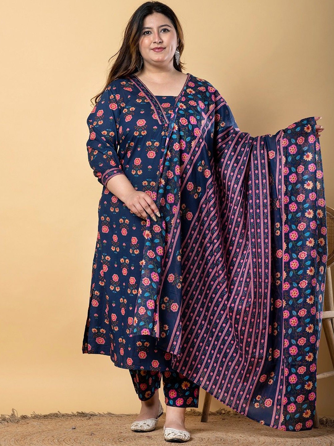 

Readiprint Plus Size Floral Printed Pure Cotton Kurta With Trouser & Dupatta, Blue