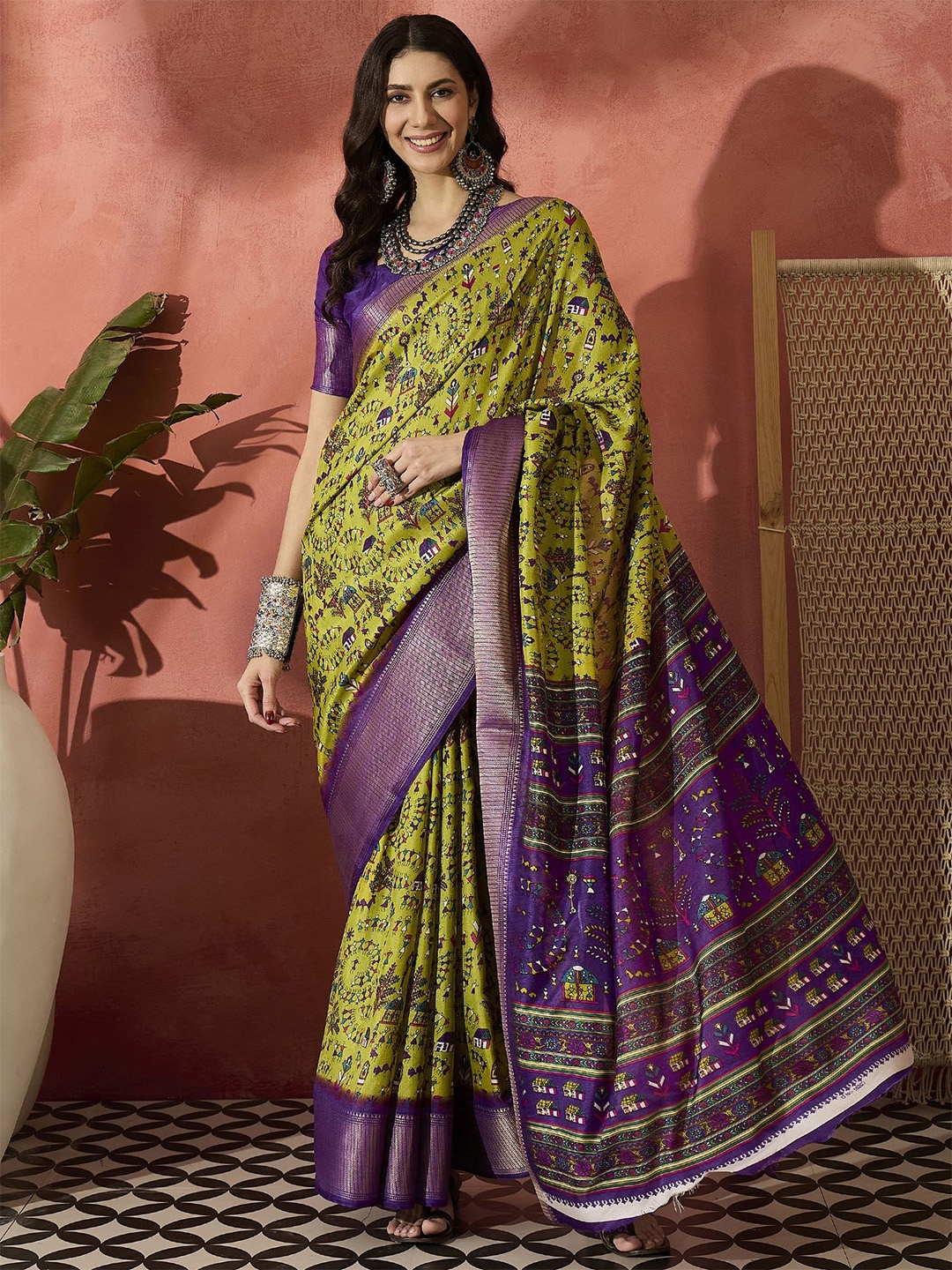 

Sangria Fabric Printed Saree With Blouse, Green