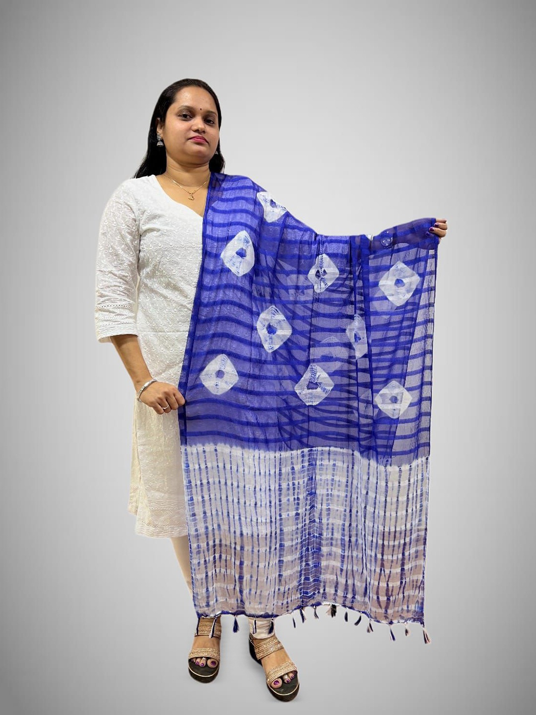 

BOMBAY BUTA Bandhani Dyed Dupatta, Blue