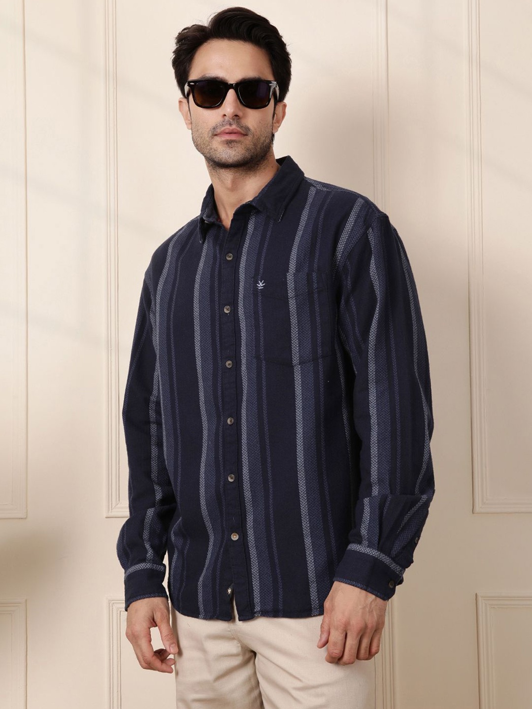 

WROGN Men Comfort Fit Spread Collar Vertical Striped Cotton Casual Shirt, Navy blue