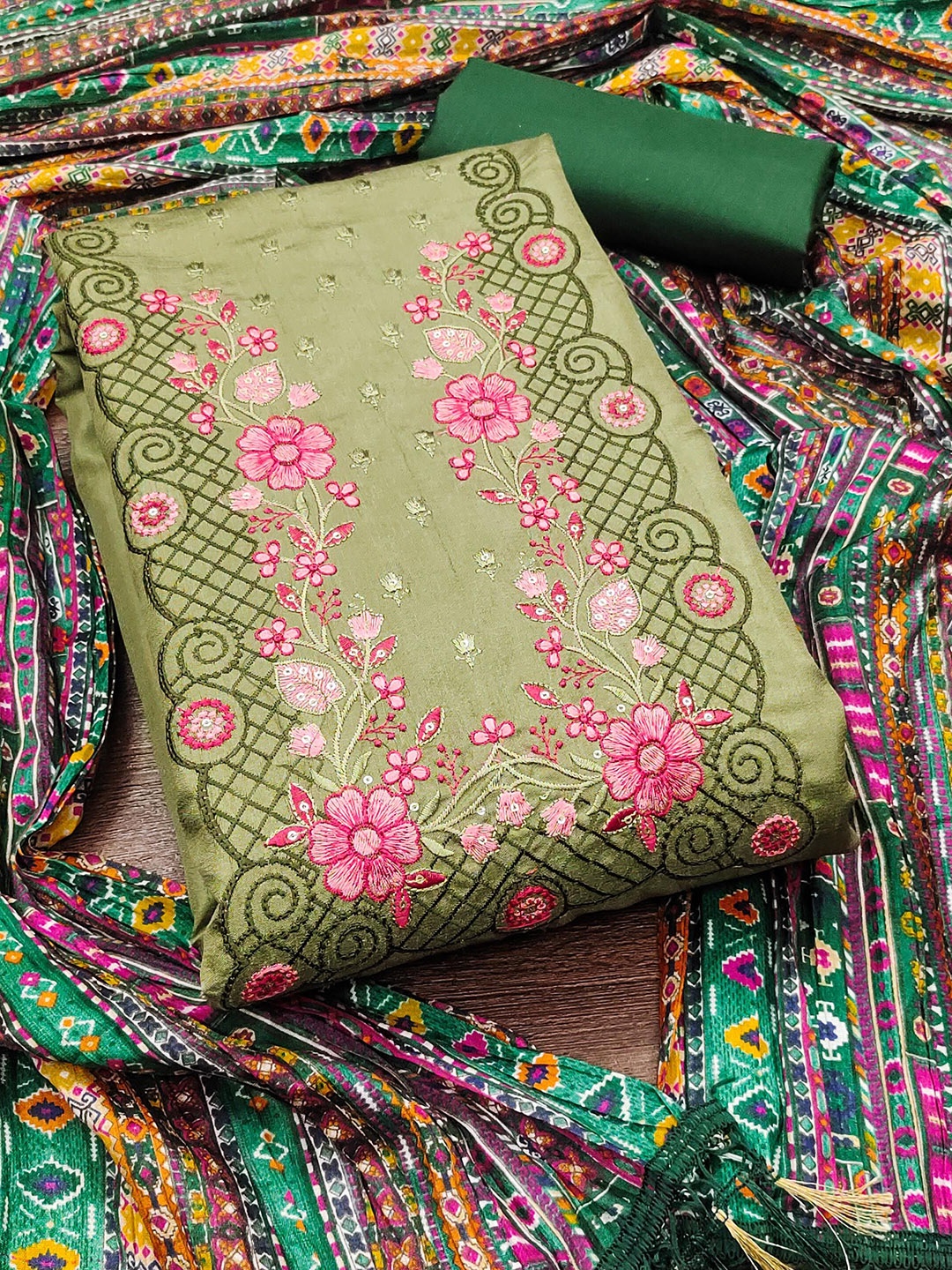 

MANVAA Floral Embroidered Thread Work Unstitched Dress Material, Green