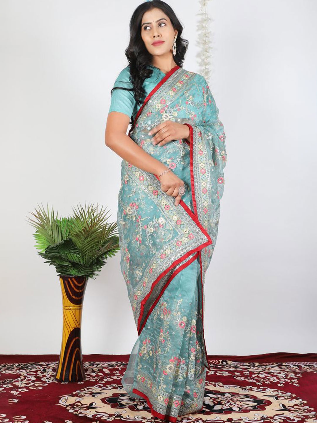 

Rujave Floral Organza Saree, Blue