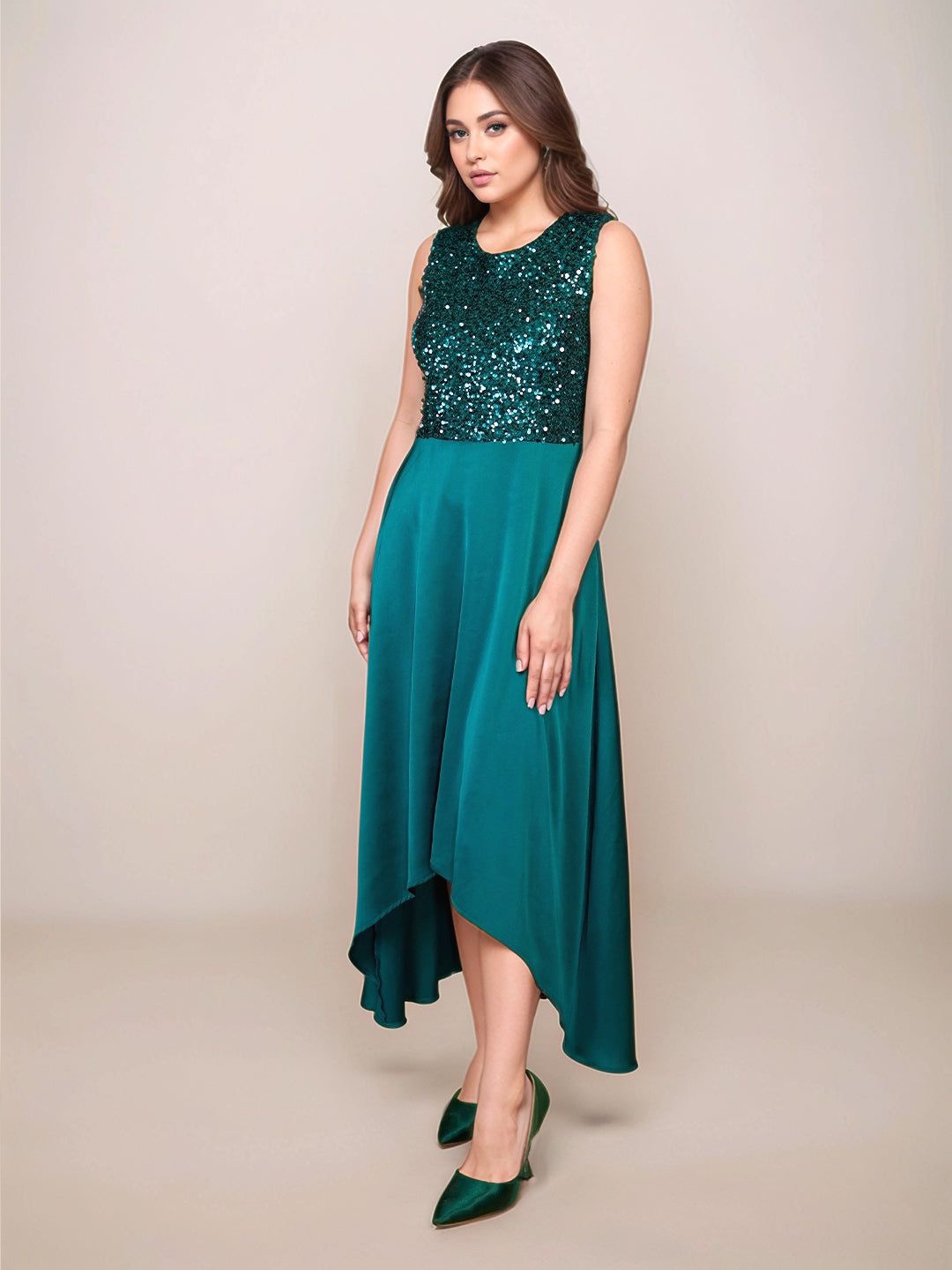 

Zink London Green Sequinned Sleeveless Midi Dress