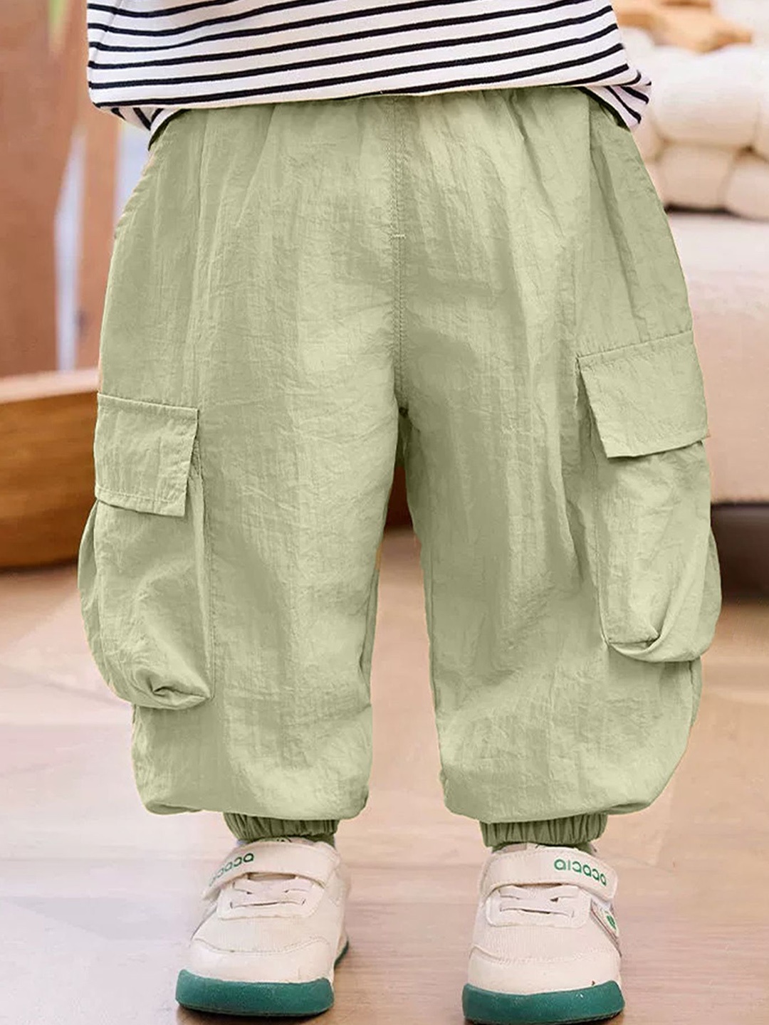 

LULU & SKY Unisex Kids Loose Fit High-Rise Joggers Cargo Styles Trousers, Green